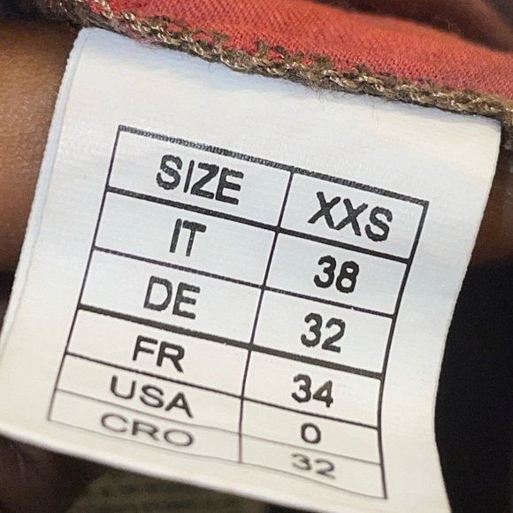 Sfizio Blouse SATINS Shade Red Remember Autumn Blouse - Picture 8 of 9